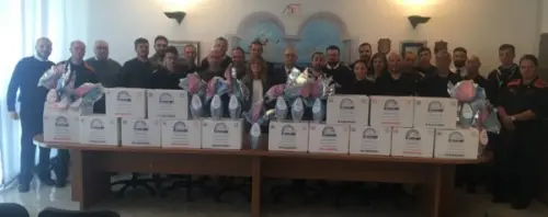 Capitaneria di porto di Marina di Carrara – 135 uova di Pasqua a sostegno della campagna “Cerco un Uovo Amico” 2017